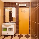 Apartmán Spacious With Parking&garden