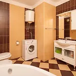 Spacious With Parking&garden *