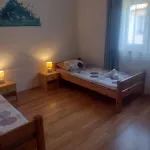 Apartmán Spacious With Parking&garden