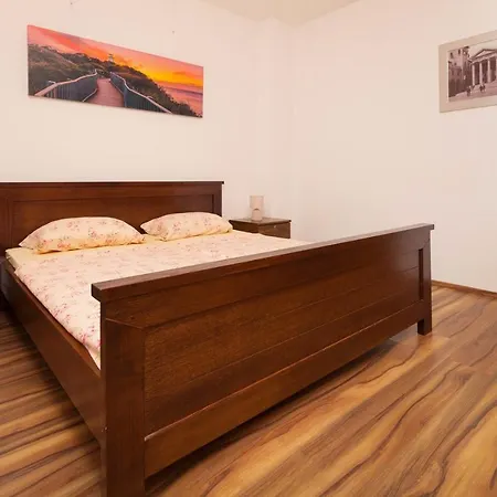 Spacious With Parking&garden Appartement