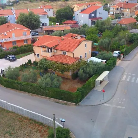 Appartement Spacious With Parking&garden