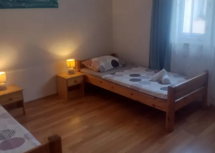 Apartament Spacious With Parking&garden