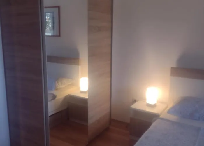 Spacious With Parking&garden Marčana