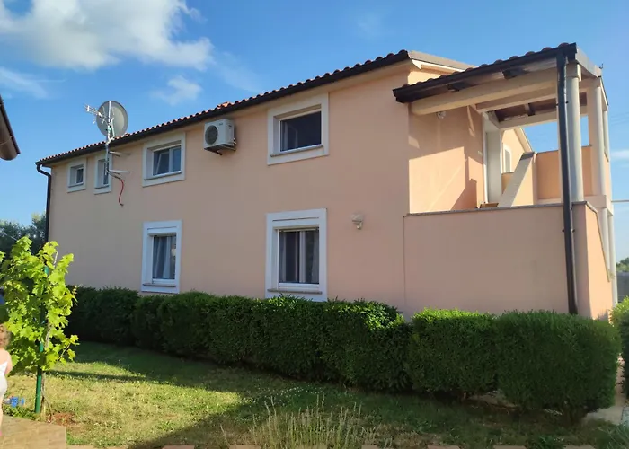 Apartament Spacious With Parking&garden