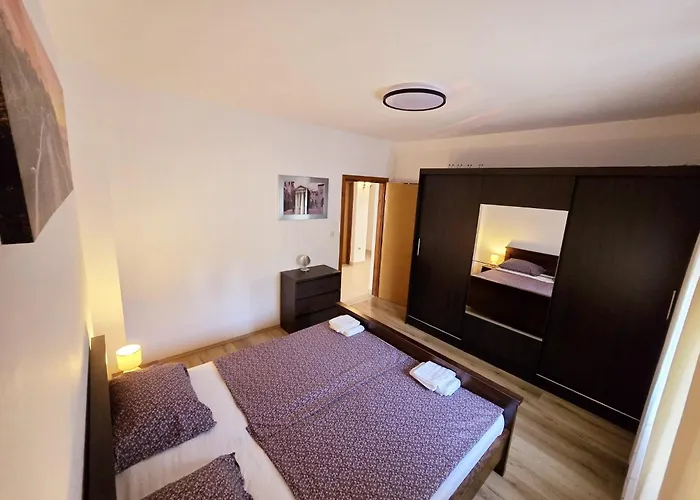 Apartament Spacious With Parking&garden